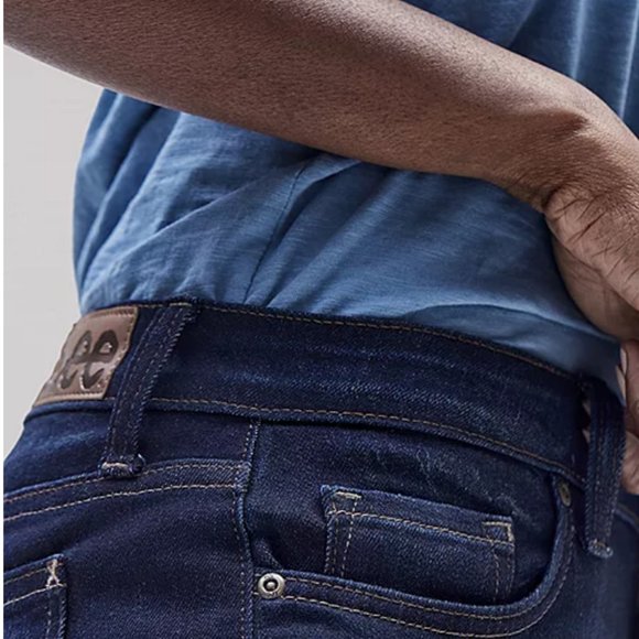 Women's Lee® Legendary Regular Fit, Straight Leg Mid Rise Jeans - Picture 5 of 5